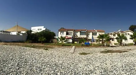 Ambruzzo Beach لارنكا
