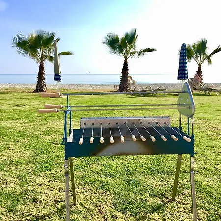 Ambruzzo Beach شقة